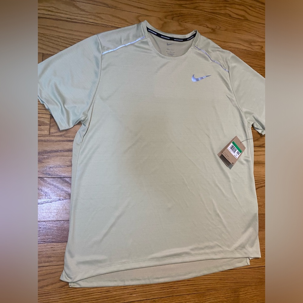 Nike Dri-FIT Miler Short Sleeve Running t-shirt light green Men’s sz XL NEW! - Picture 2 of 6